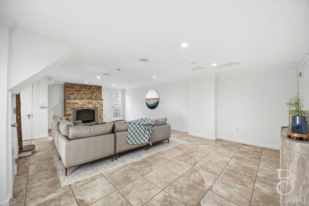 22-61 46th Street Astoria NY 11105