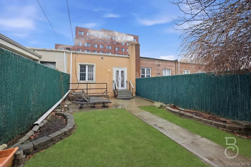 22-61 46th Street Astoria NY 11105