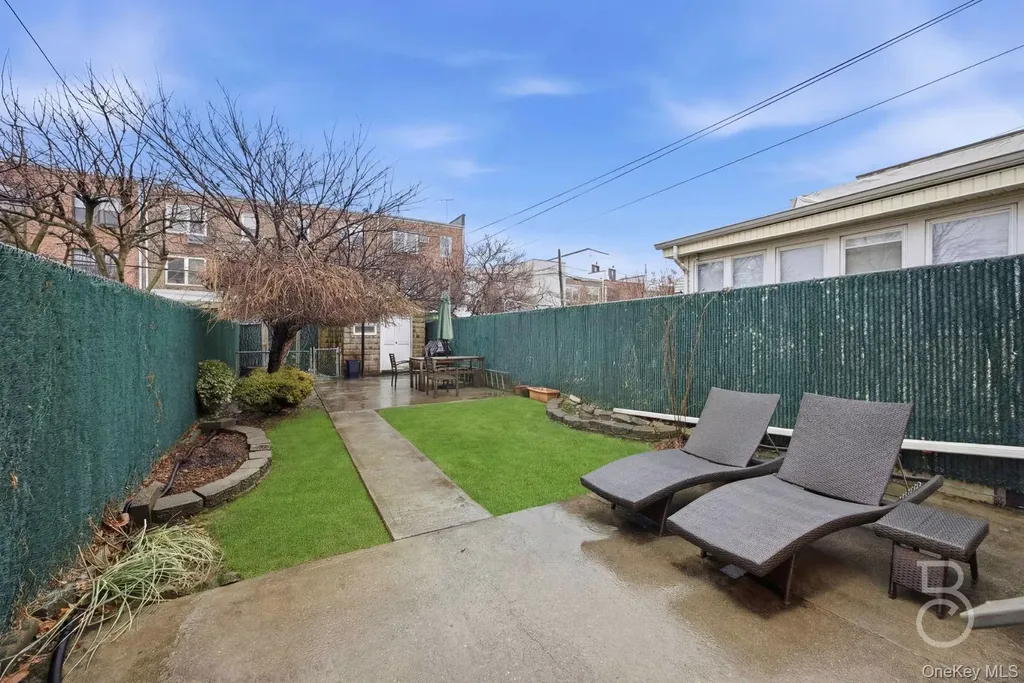 22-61 46th Street Astoria NY 11105