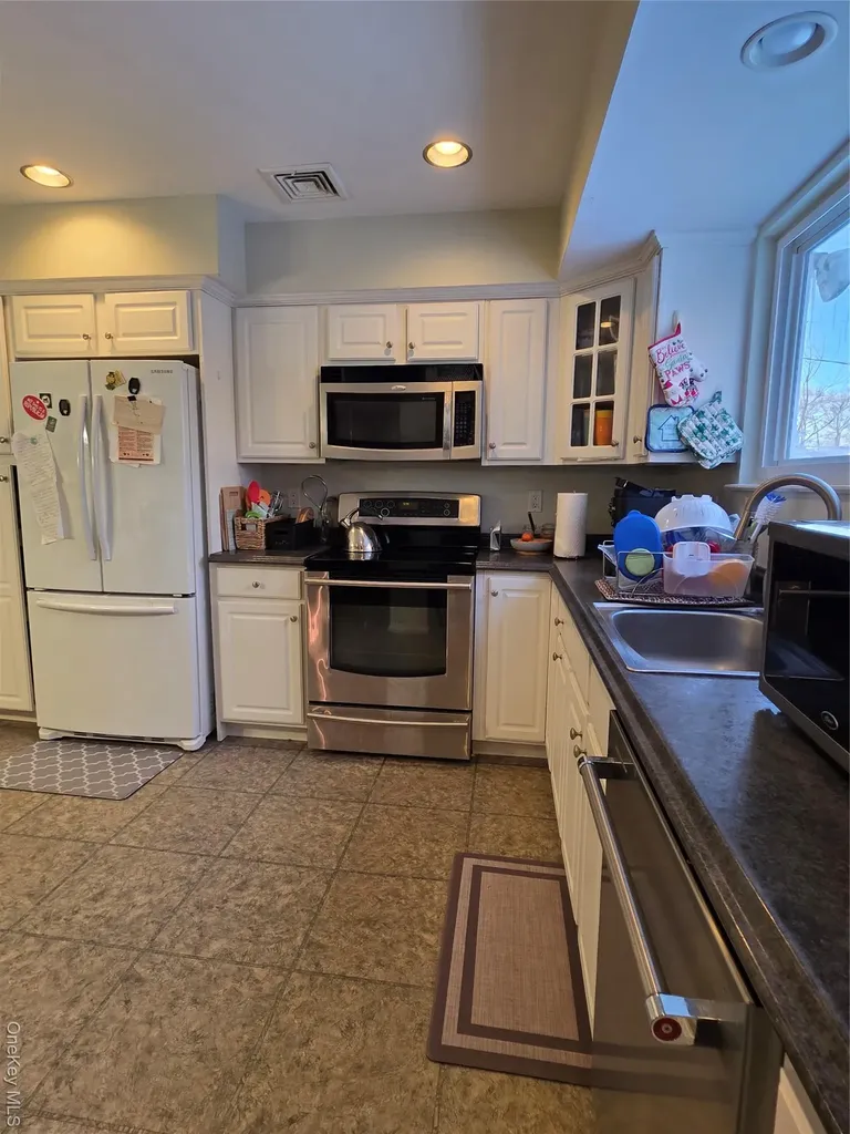15 Canterbury Drive Coram NY 11727