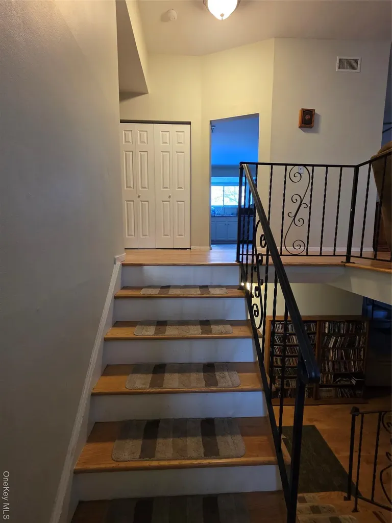 15 Canterbury Drive Coram NY 11727