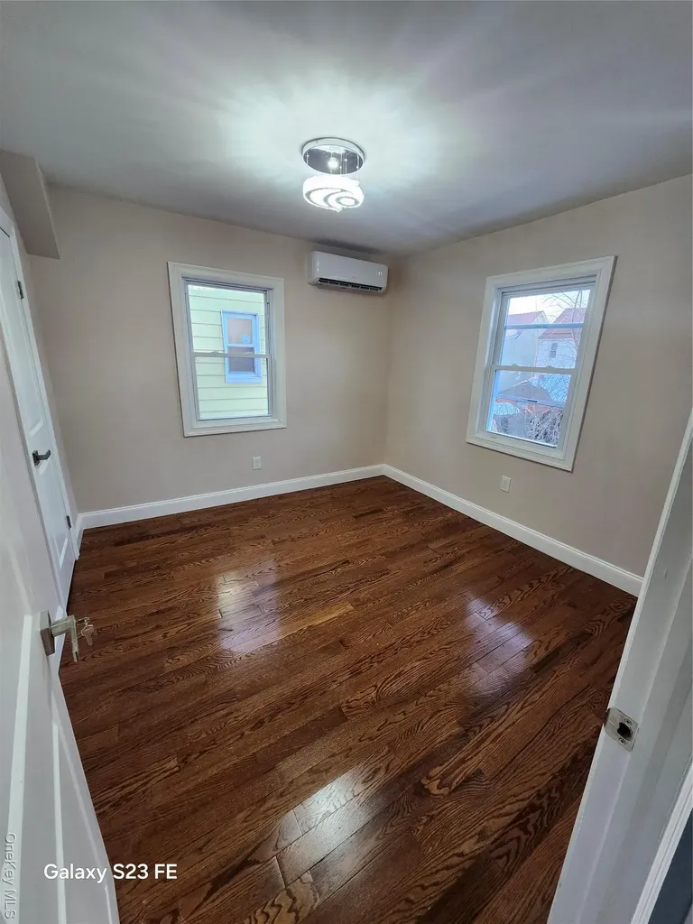 191-33 114th Road Saint Albans NY 11412