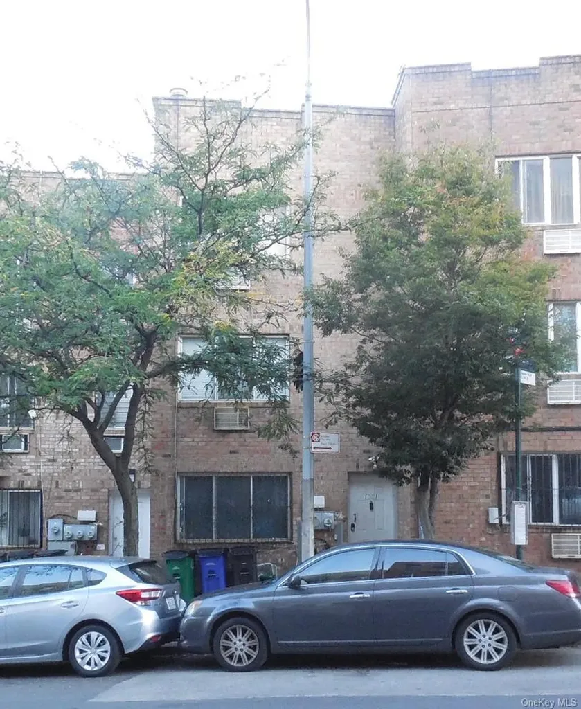 1001 Boston Road Bronx NY 10456