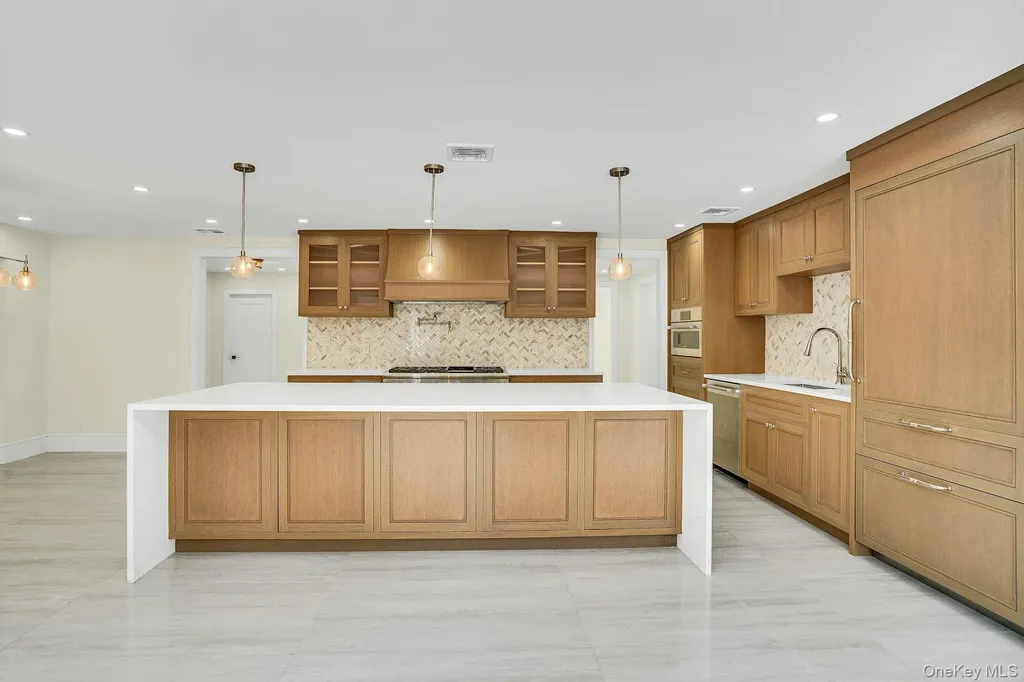 7 Mcculloch Drive Dix Hills NY 11746
