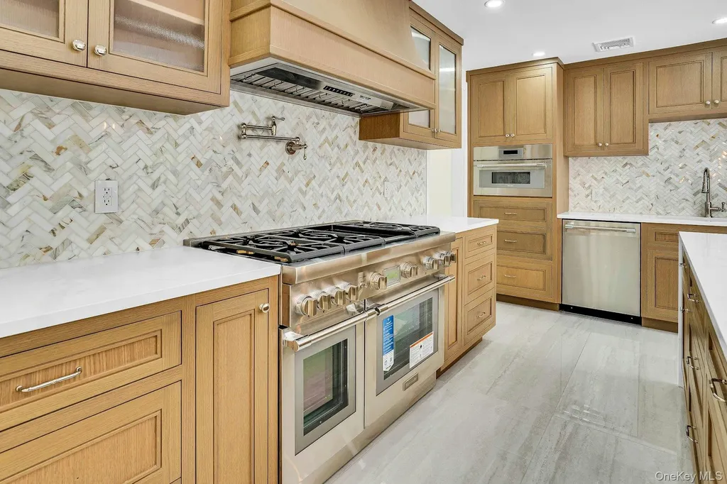 7 Mcculloch Drive Dix Hills NY 11746