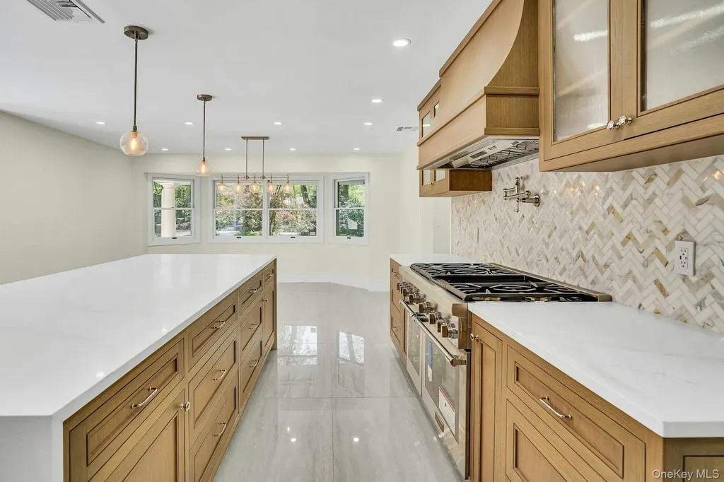 7 Mcculloch Drive Dix Hills NY 11746