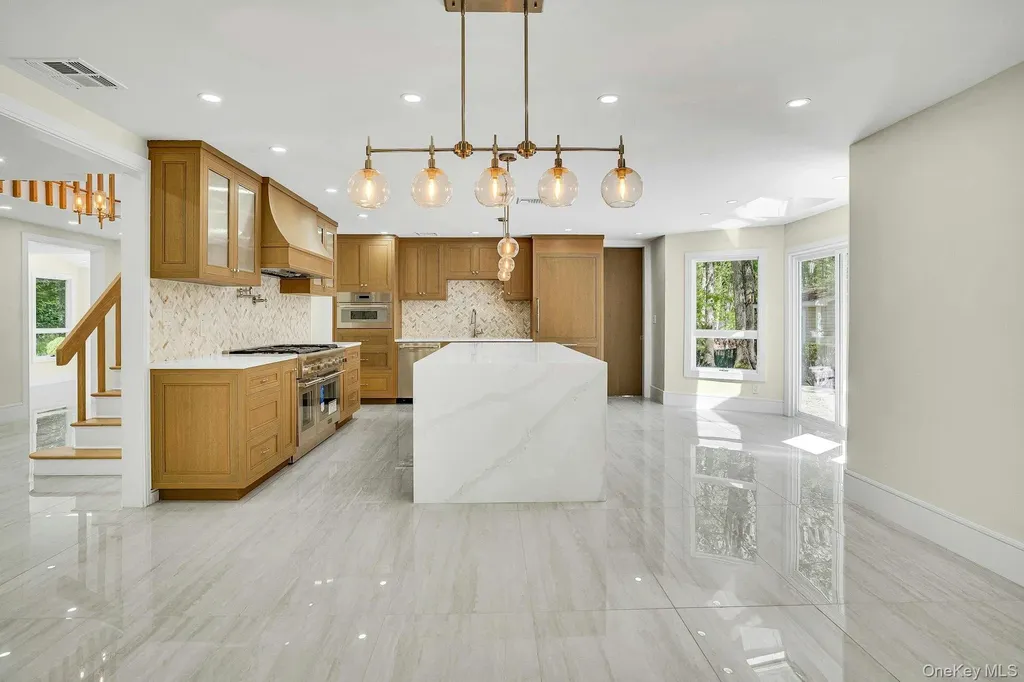 7 Mcculloch Drive Dix Hills NY 11746