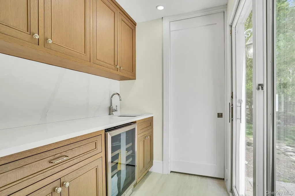 7 Mcculloch Drive Dix Hills NY 11746