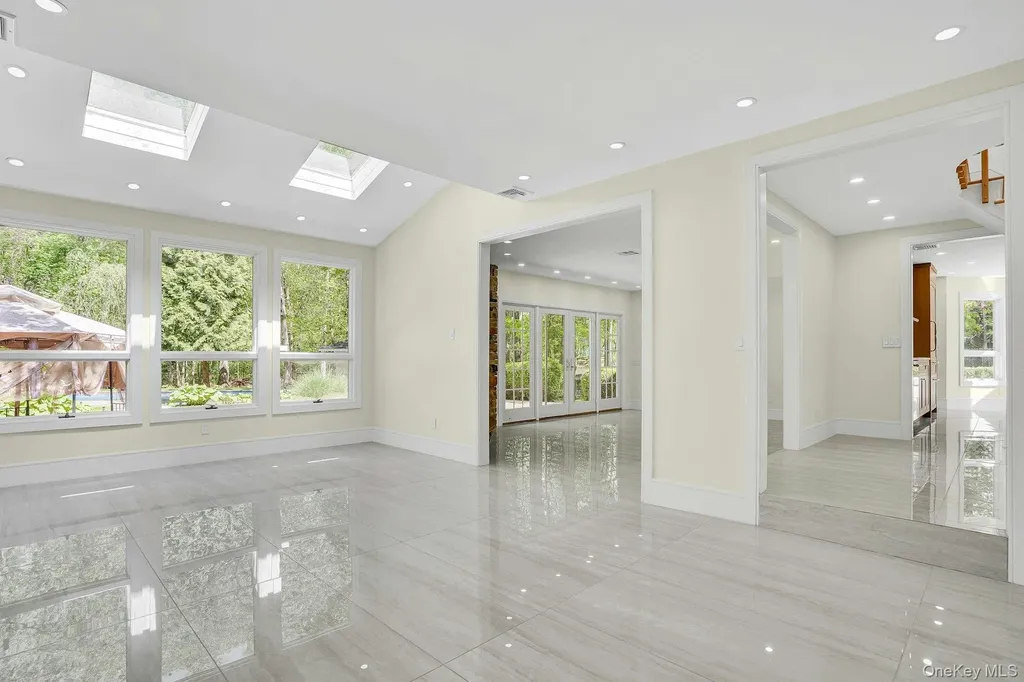 7 Mcculloch Drive Dix Hills NY 11746