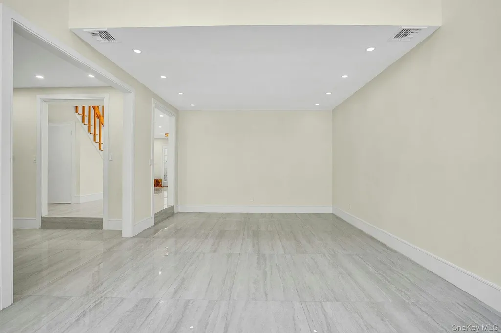 7 Mcculloch Drive Dix Hills NY 11746