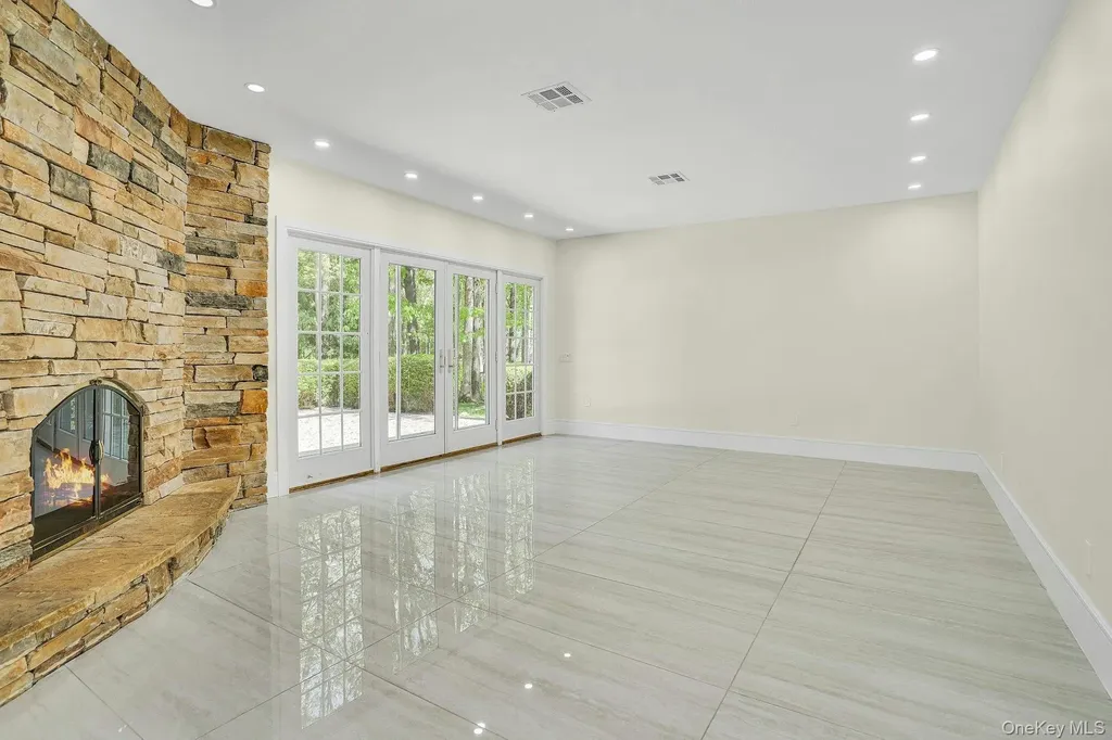 7 Mcculloch Drive Dix Hills NY 11746