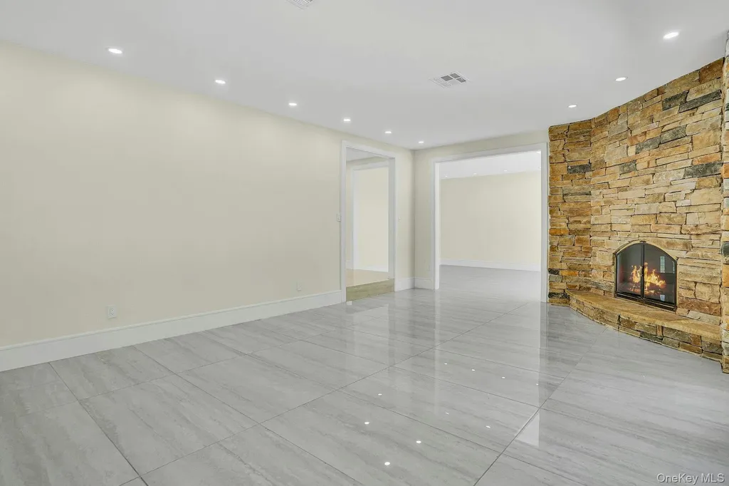 7 Mcculloch Drive Dix Hills NY 11746
