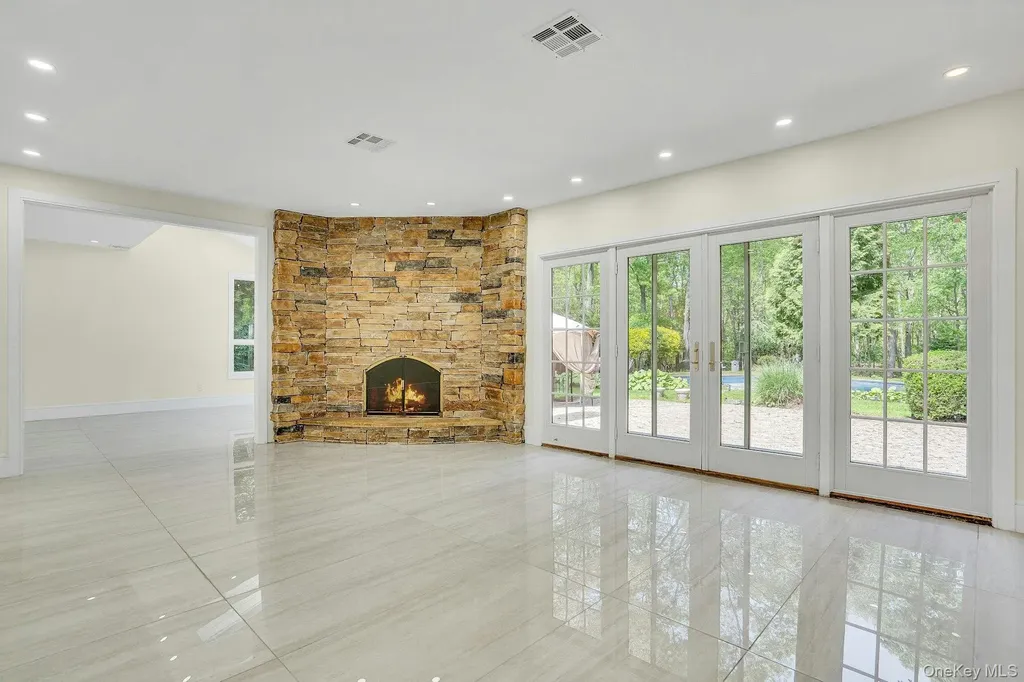 7 Mcculloch Drive Dix Hills NY 11746