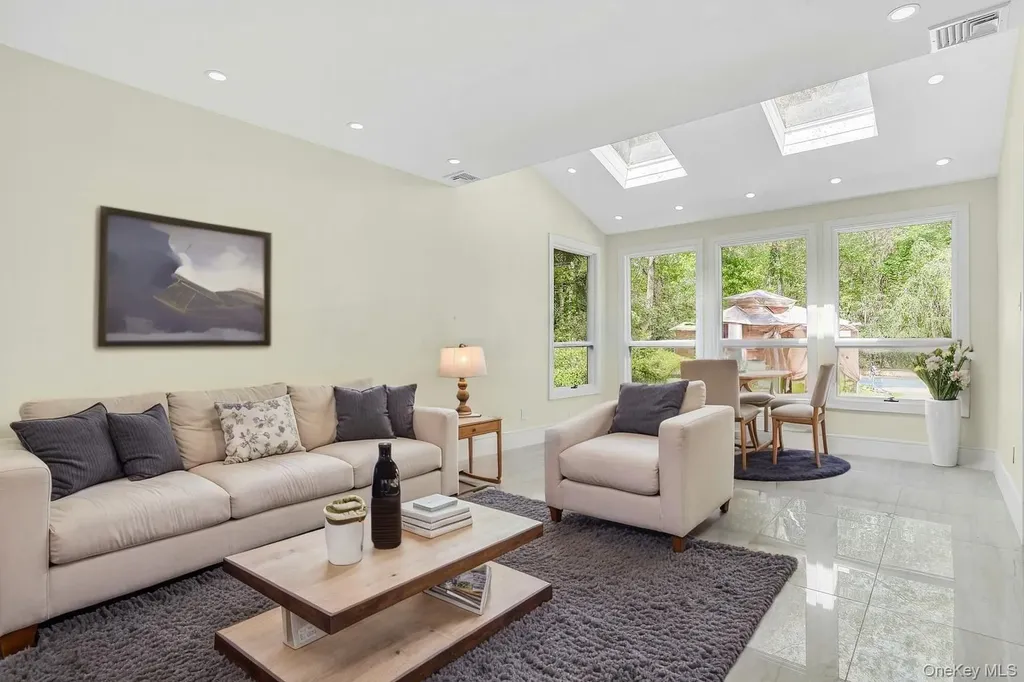 7 Mcculloch Drive Dix Hills NY 11746