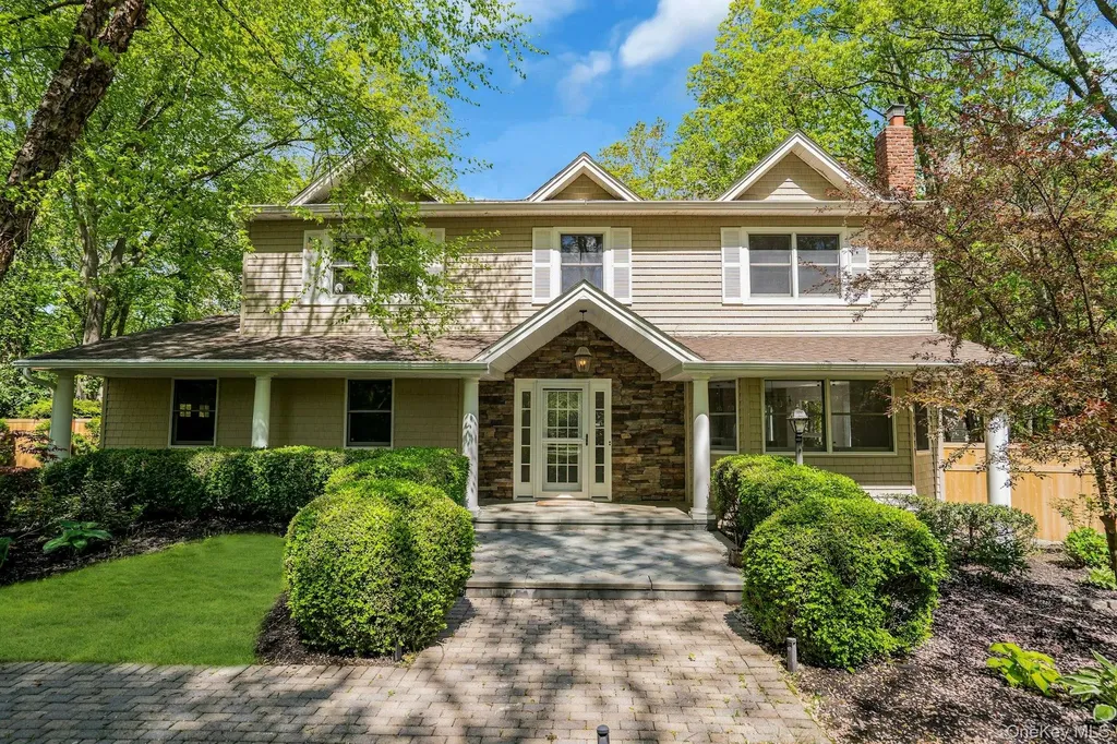 7 Mcculloch Drive Dix Hills NY 11746