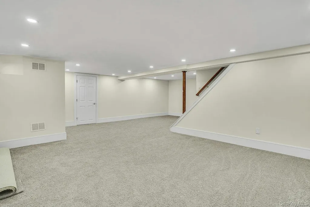 7 Mcculloch Drive Dix Hills NY 11746