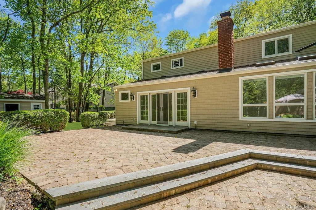 7 Mcculloch Drive Dix Hills NY 11746