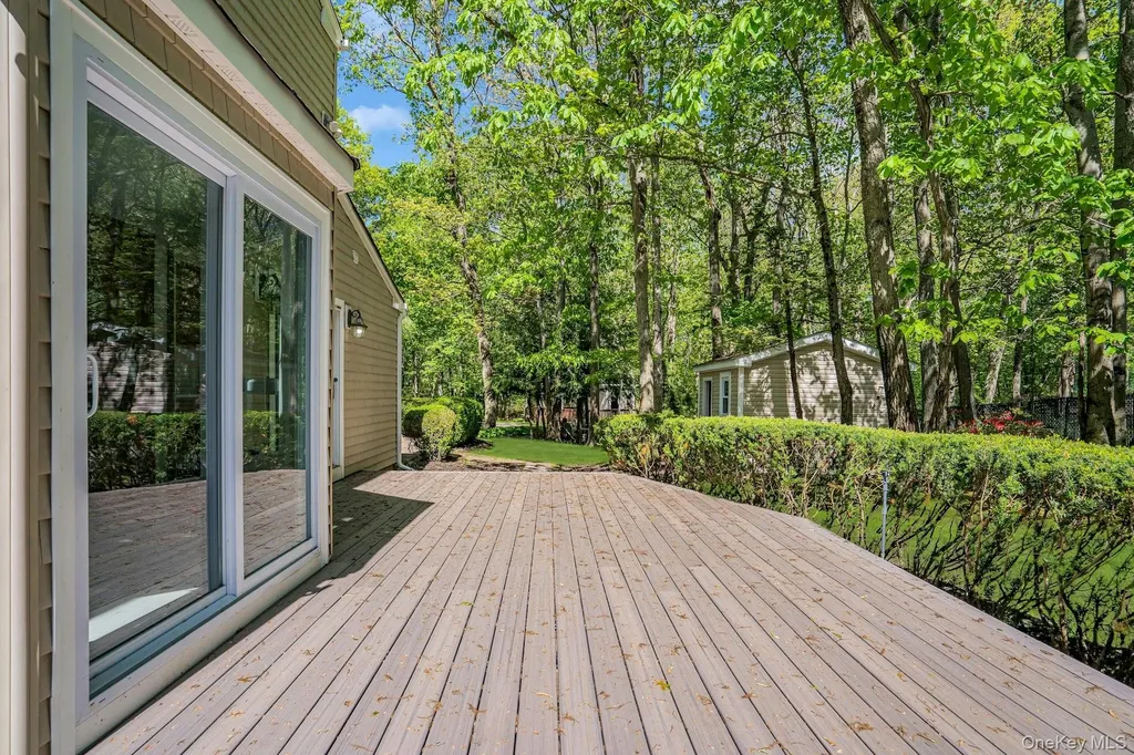 7 Mcculloch Drive Dix Hills NY 11746