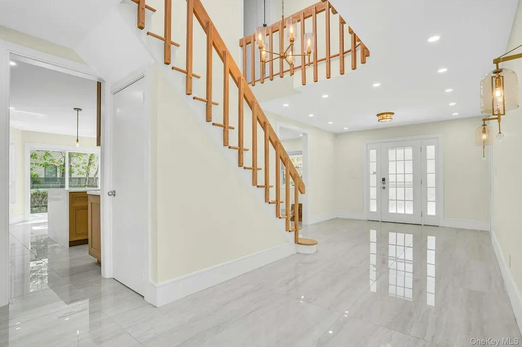 7 Mcculloch Drive Dix Hills NY 11746