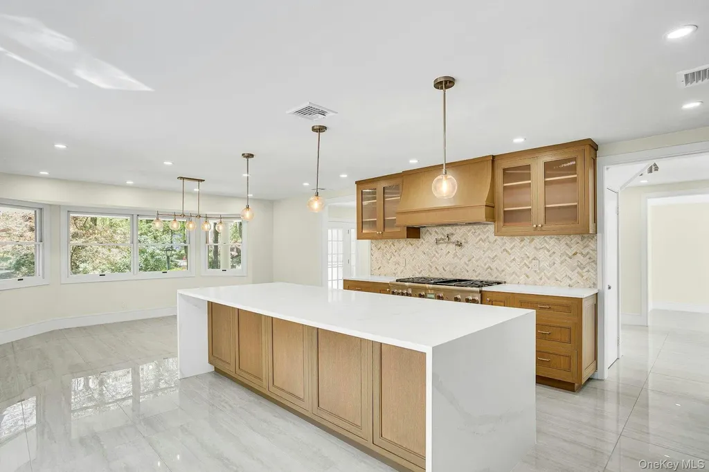 7 Mcculloch Drive Dix Hills NY 11746