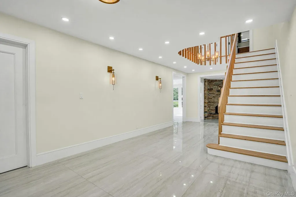 7 Mcculloch Drive Dix Hills NY 11746