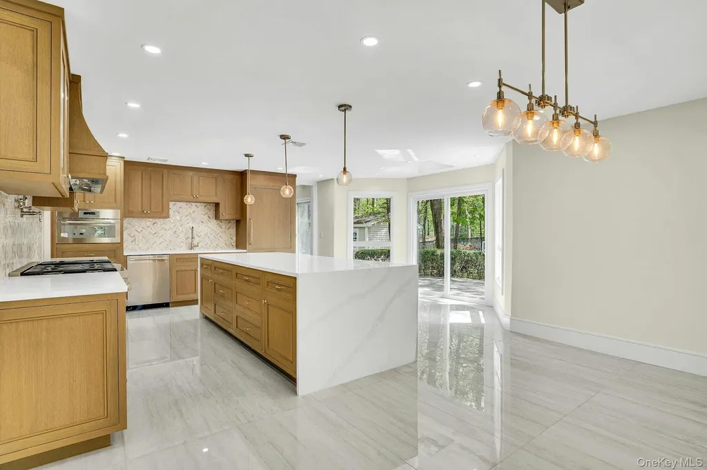 7 Mcculloch Drive Dix Hills NY 11746