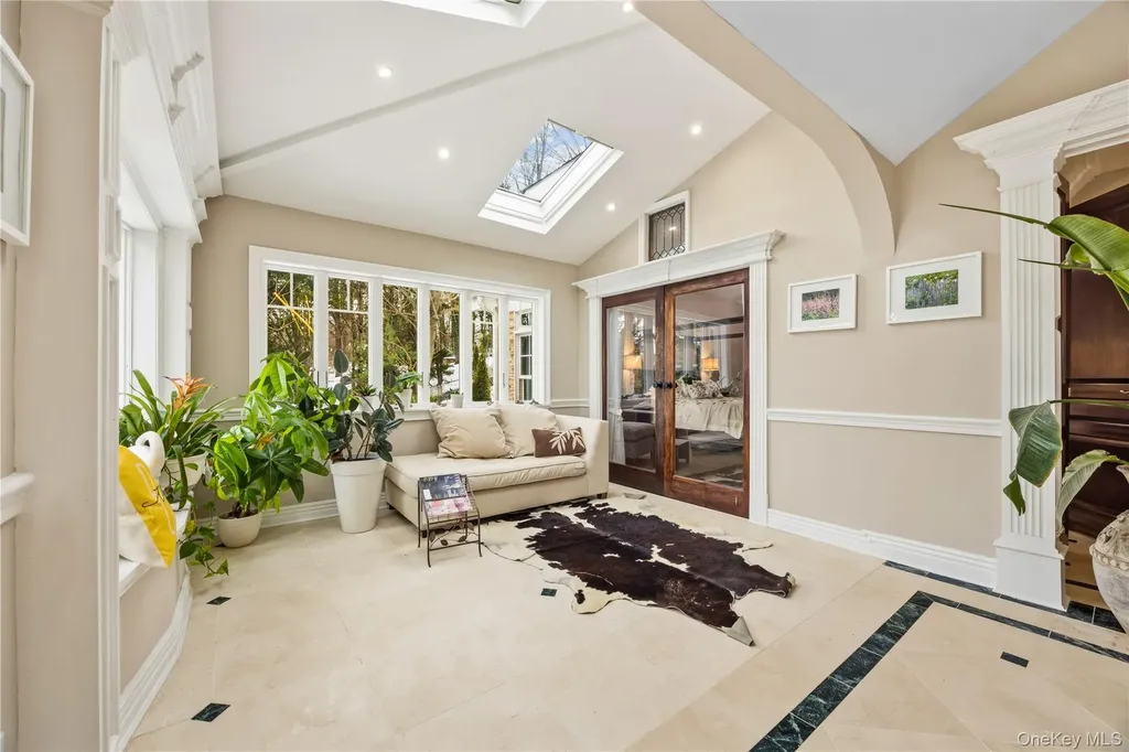333 E Shore Road Kings Point NY 11023