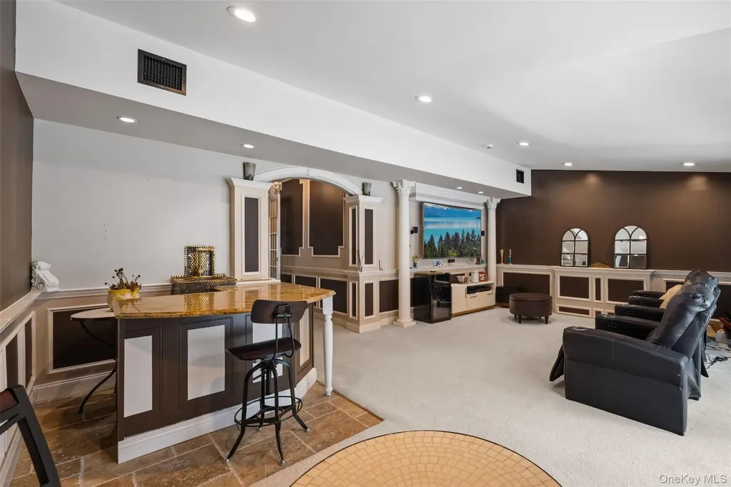 333 E Shore Road Kings Point NY 11023
