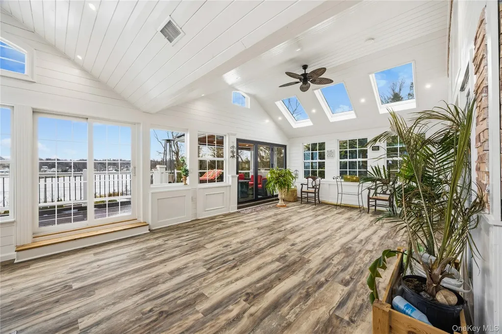 333 E Shore Road Kings Point NY 11023