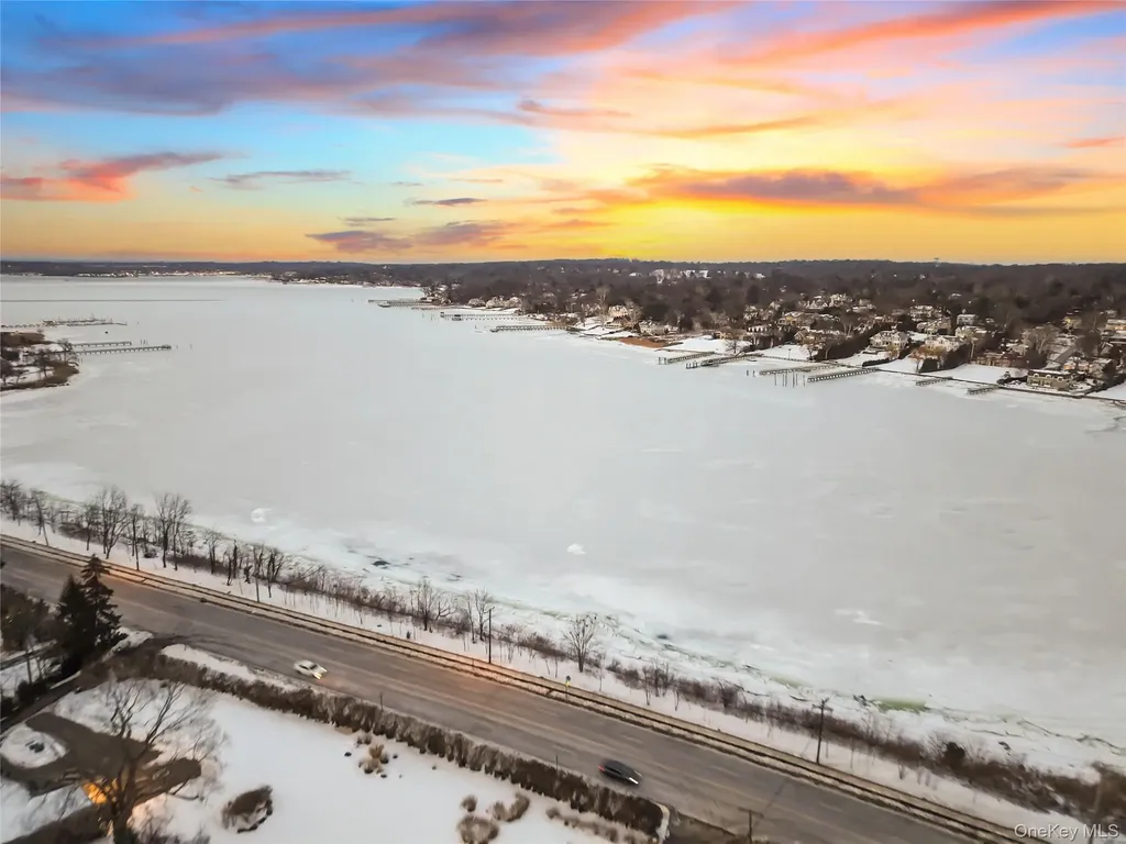 333 E Shore Road Kings Point NY 11023