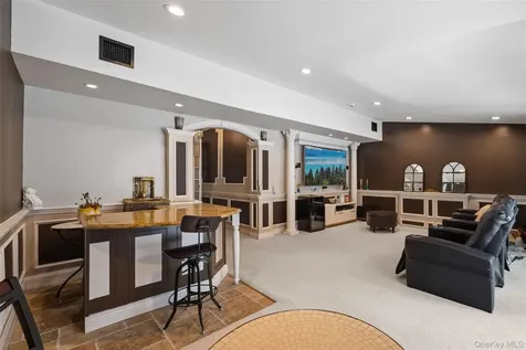 333 E Shore Road Kings Point NY 11023