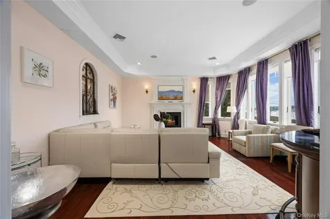 333 E Shore Road Kings Point NY 11023