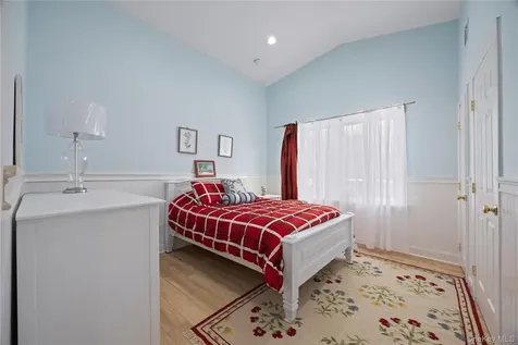 333 E Shore Road Kings Point NY 11023