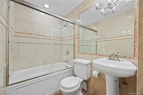 333 E Shore Road Kings Point NY 11023