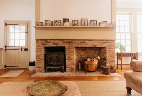 1193 Albany Post Road Gardiner NY 12525
