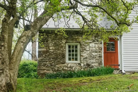 1193 Albany Post Road Gardiner NY 12525