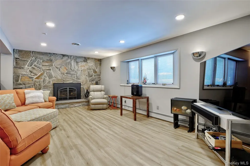 15 Windgate Drive New City NY 10956