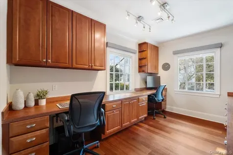 27 Huntington Avenue Scarsdale NY 10583