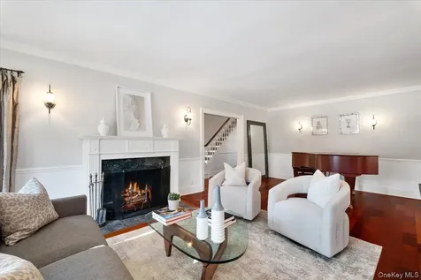 27 Huntington Avenue Scarsdale NY 10583