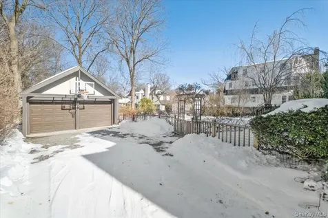 27 Huntington Avenue Scarsdale NY 10583