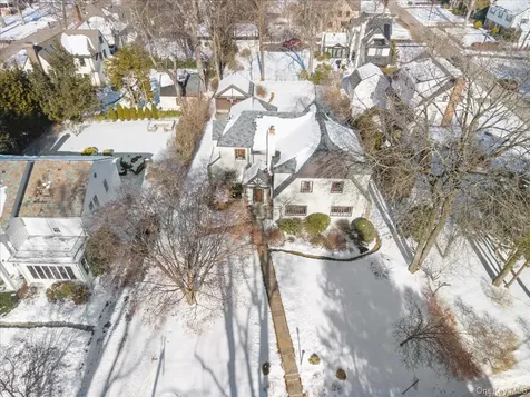 27 Huntington Avenue Scarsdale NY 10583