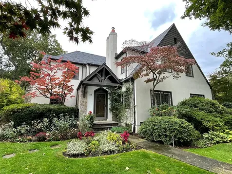 27 Huntington Avenue Scarsdale NY 10583