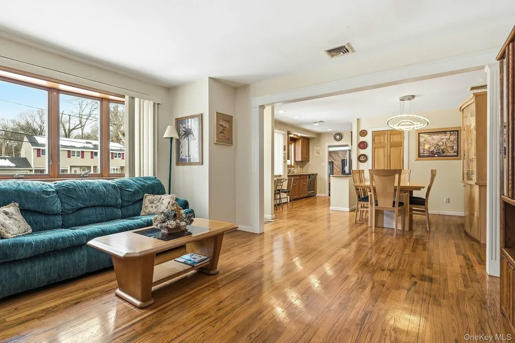 7 Bartel Place South Huntington NY 11746