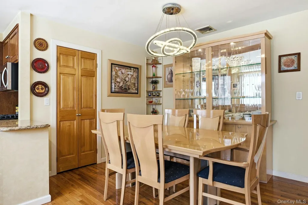 7 Bartel Place South Huntington NY 11746