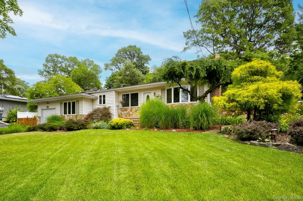 7 Bartel Place South Huntington NY 11746