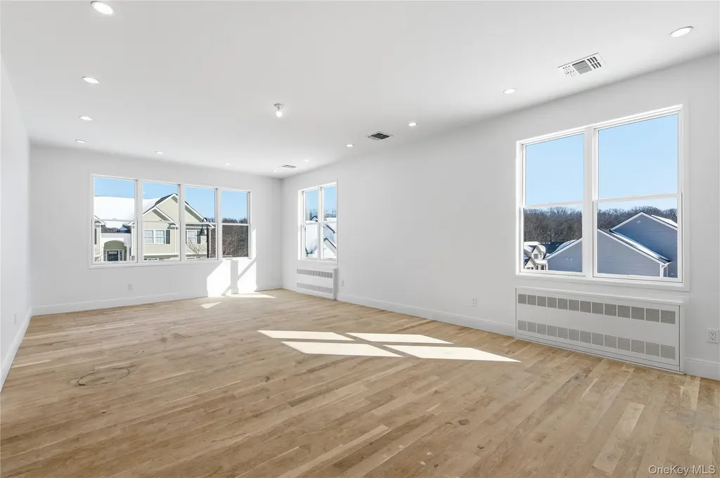 57 Southfield Falls Monroe NY 10950