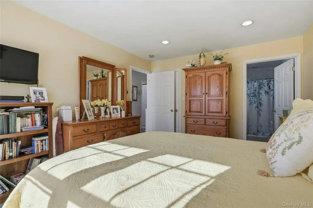 54 Morley Circle Melville NY 11747