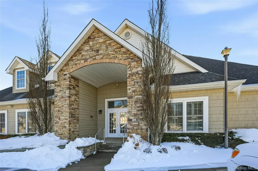 54 Morley Circle Melville NY 11747