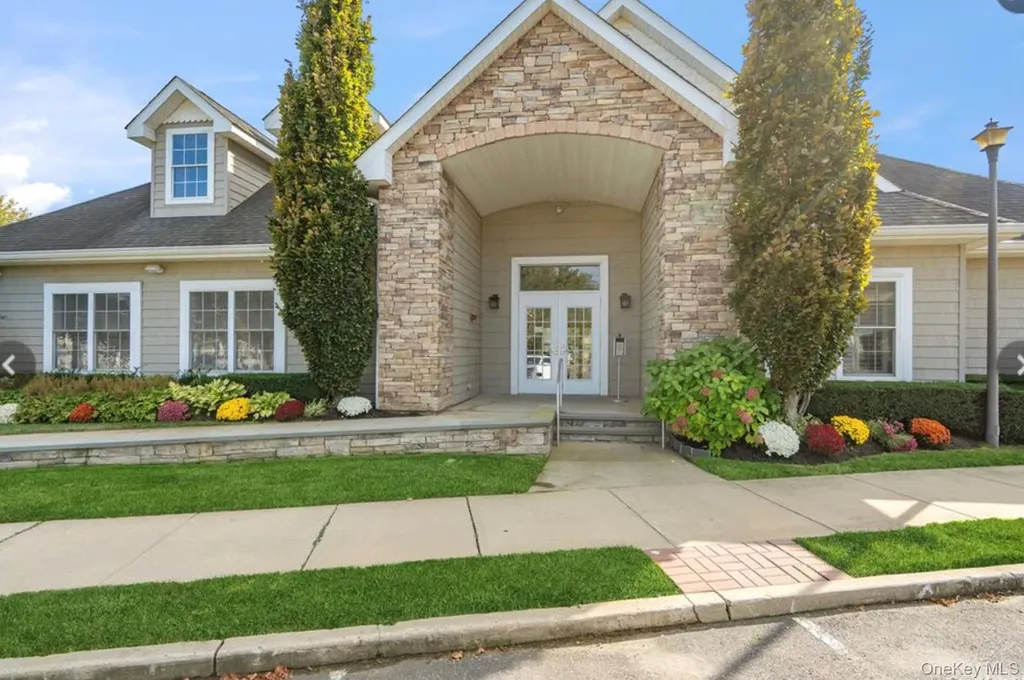 54 Morley Circle Melville NY 11747