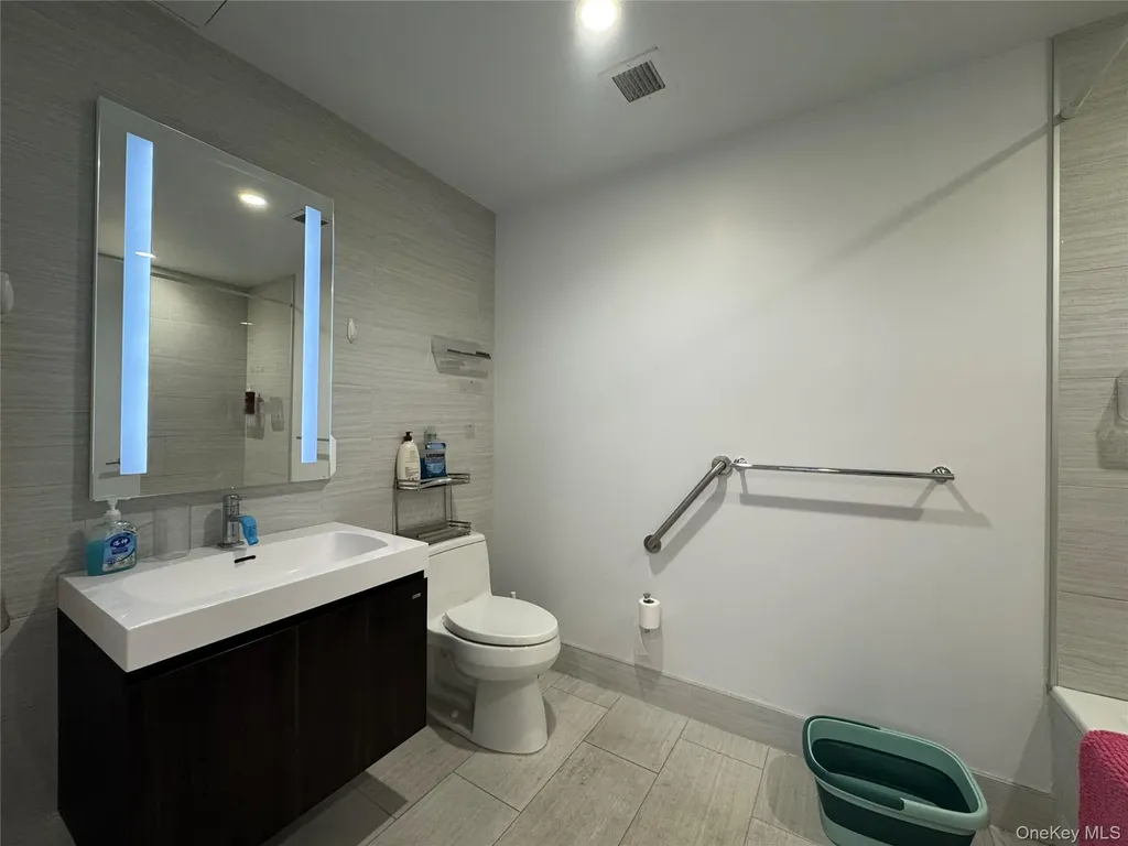 13103 40th Road Flushing NY 11354